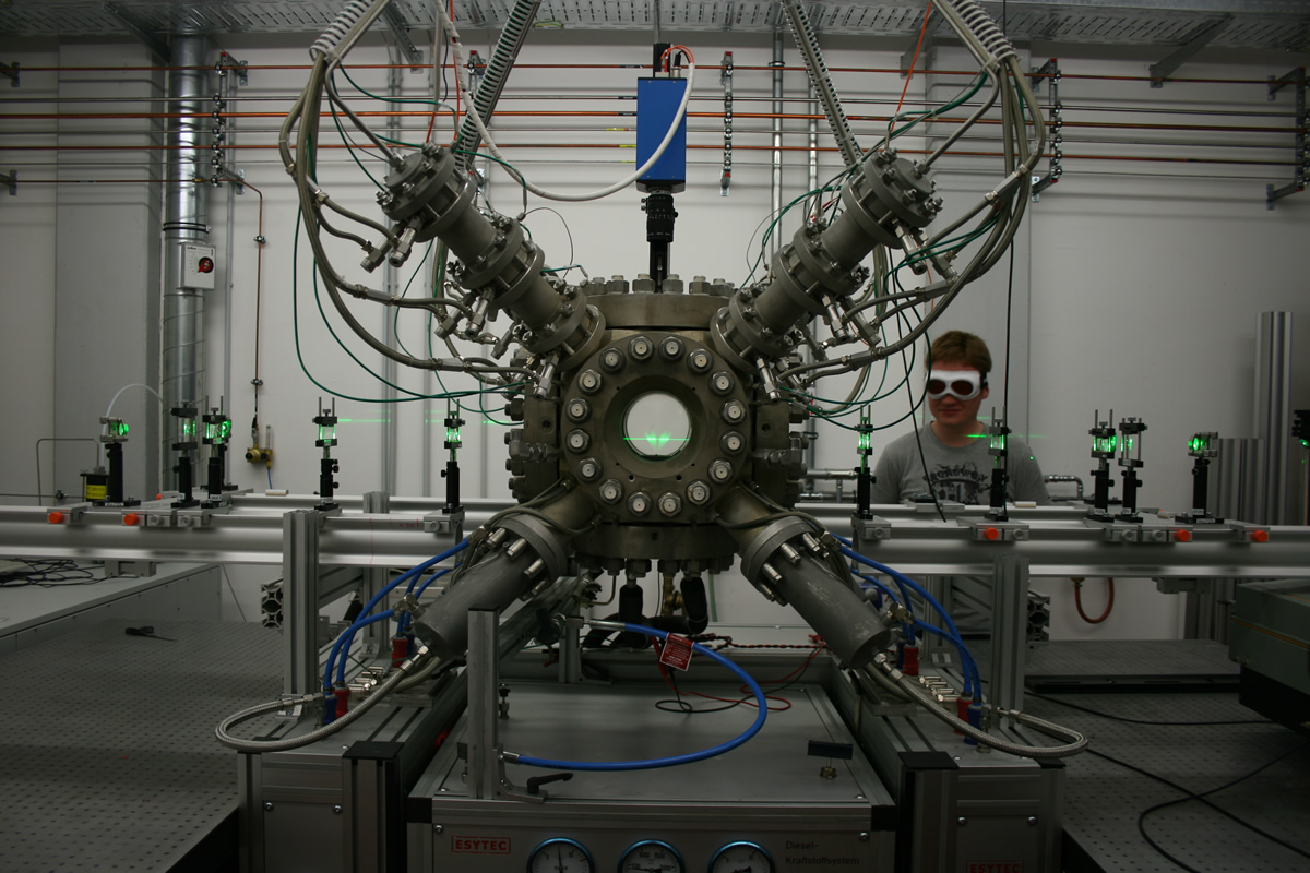 Fuel distribution by lightsheet techniques